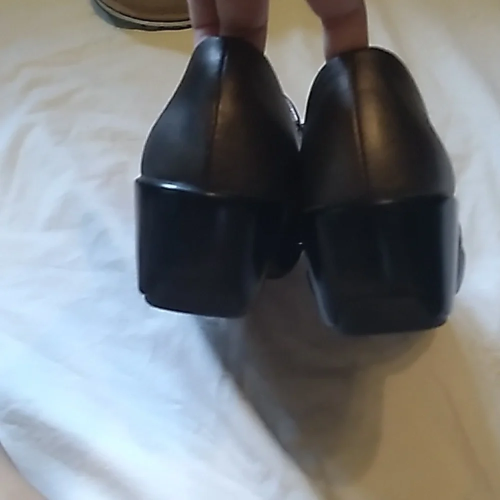 women's Ariat shoe size 8 color black and bronze - Picture 7 of 9